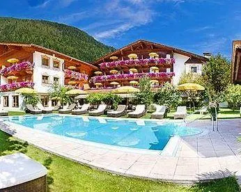 Alpenhotel Tirolerhof - Image 1