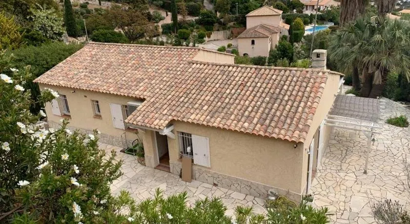 VILLA TISABLE - Image 1