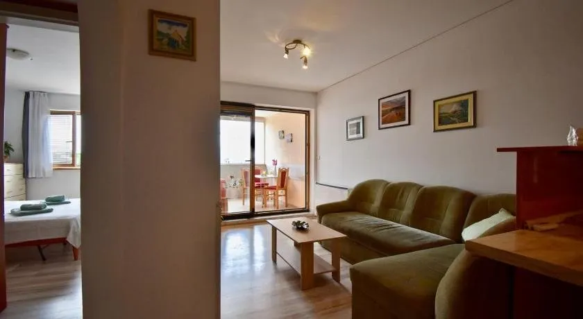 Lovely SEA VIEW apartment near the harbour - Image 1