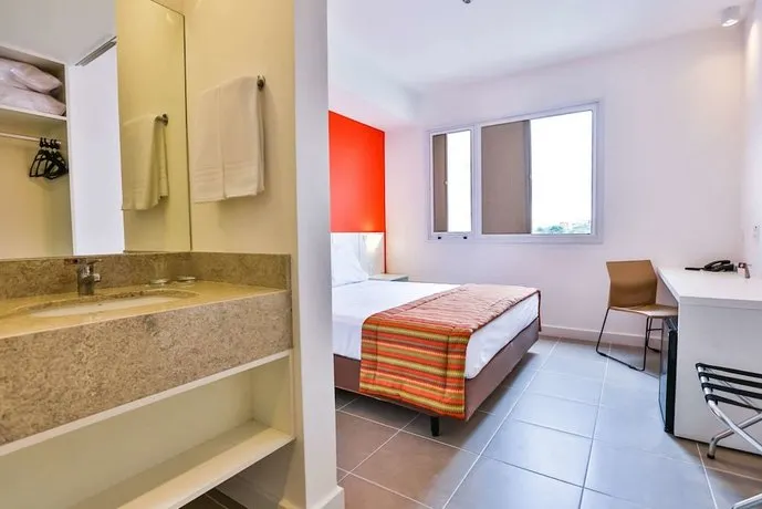 Sleep Inn Jacareí - Image 1