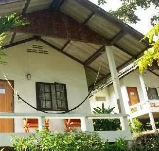 Hillside Bungalows & Restaurant - Image 1