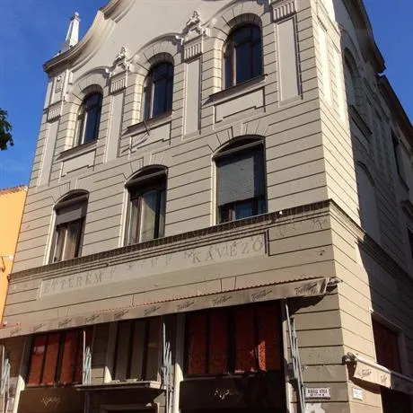 Szundi Szobák - Image 1