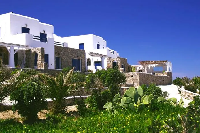Isidora Villa - Image 1