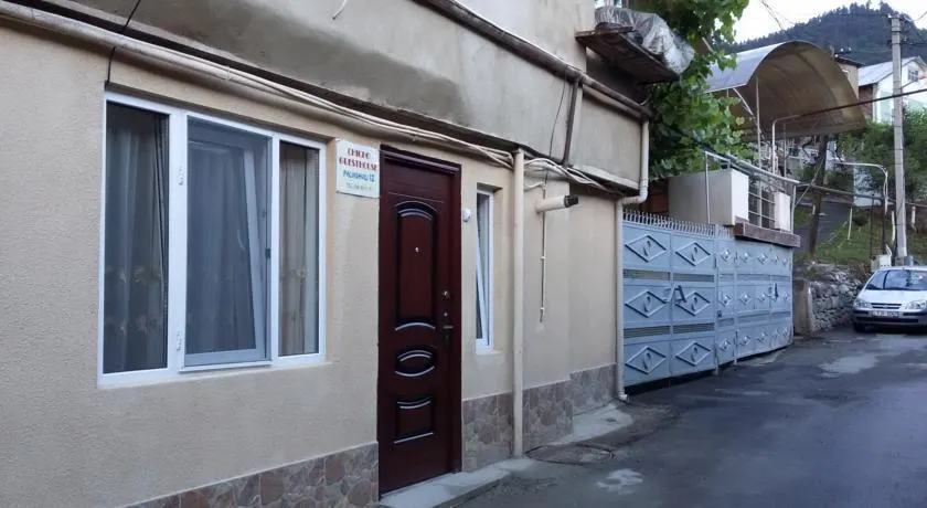 Chicho Guesthouse - Image 1