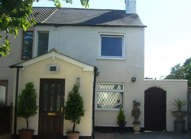Sherwood Cottage - Image 1
