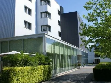 Kennedy Hotel - Image 1