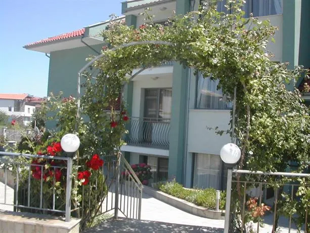 Gardenia Apartments Sozopol - Image 1