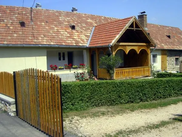 Dévényi Vendégház - Image 1