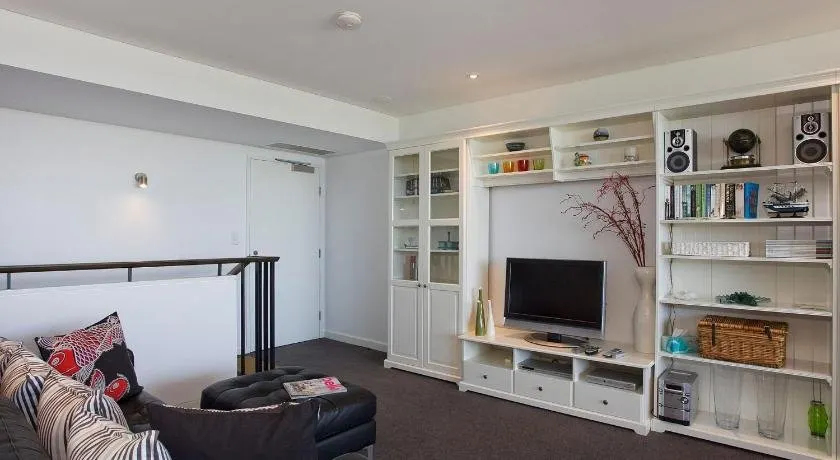 LORNE CHALET APARTMENT 10 - ask about midweek deals - Image 1