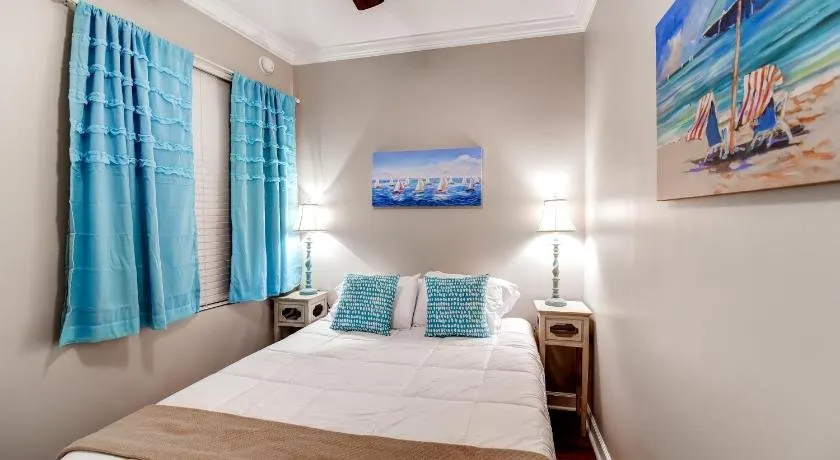Sleek Gulfport Condo w/ Ocean Views & Pool Access! - Image 1