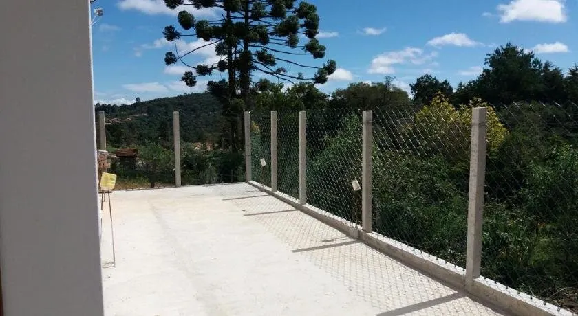 Chales Mae E Filho - Image 1