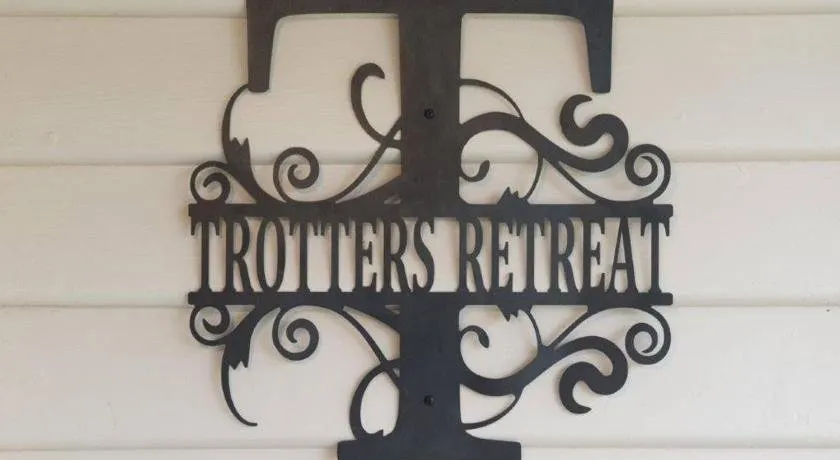 Trotters Retreat - Image 1