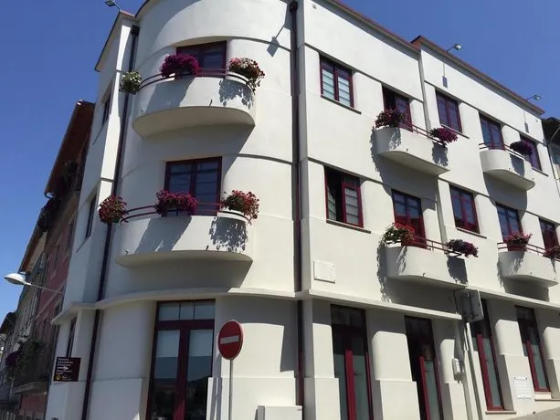 Barcelos Way Guest House - Image 1