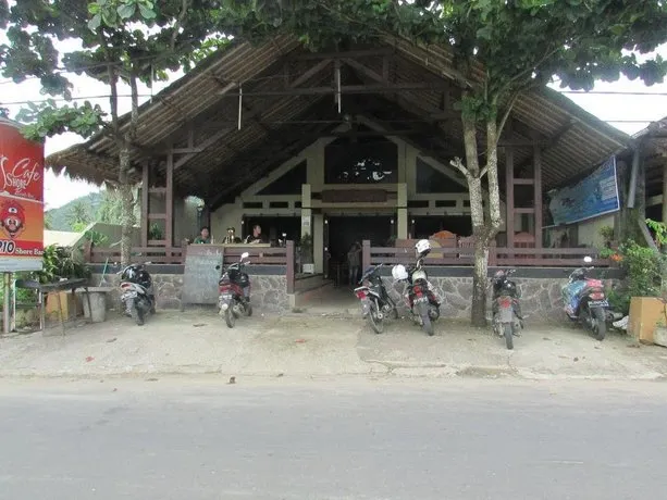 Shore Bar Hotel Lombok - Image 1