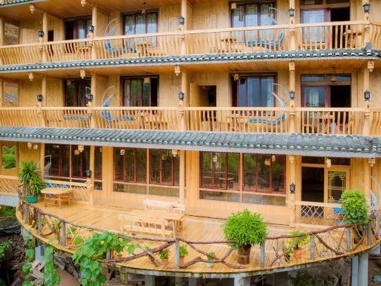 InYue Holiday Hotel - Image 1