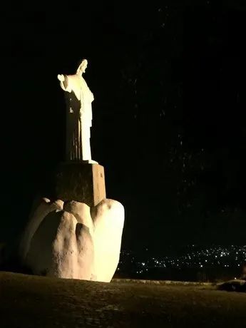 AgradÁvel ChalÉ Em CondomÍnio - Image 1
