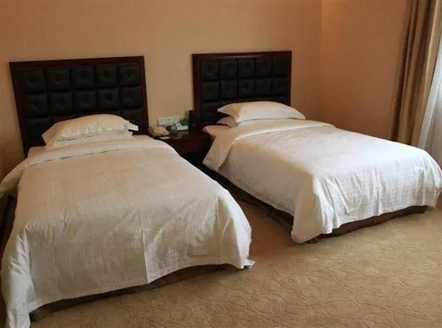 Yincheng Huatian Hotel - Image 1