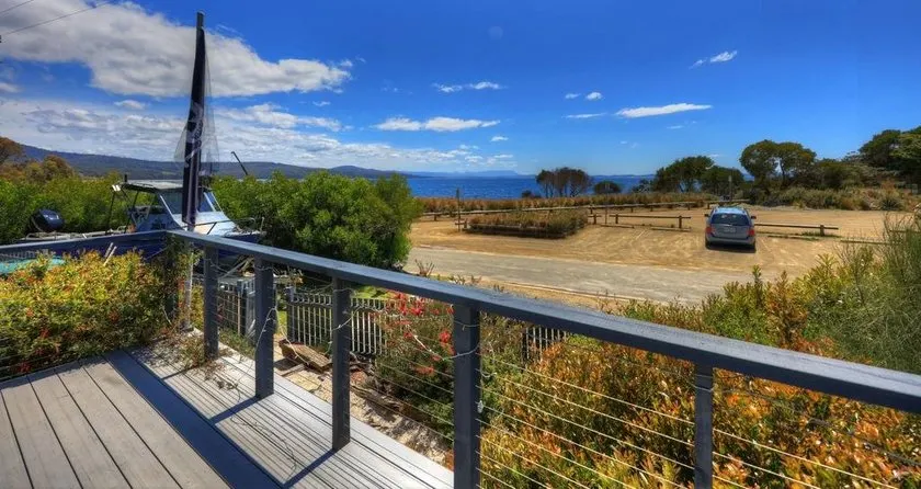 Holiday Home Shipwrecked - Image 1