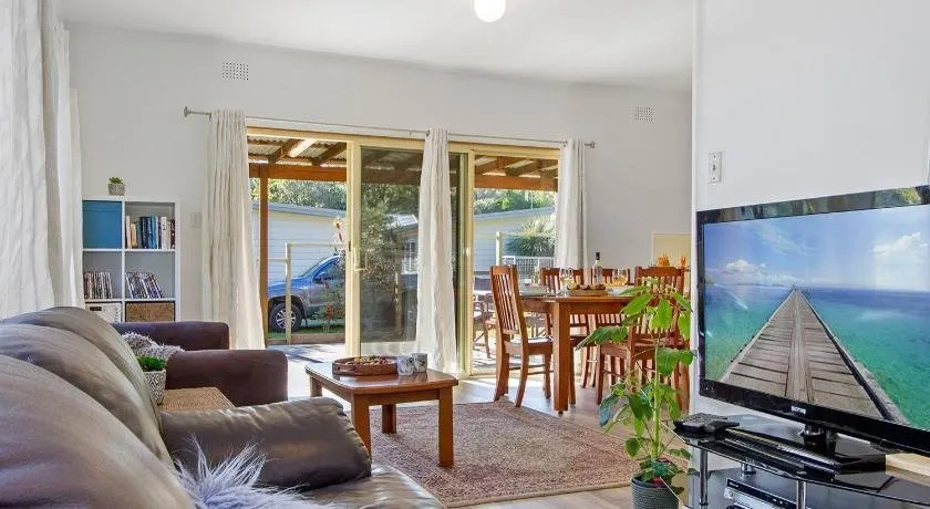 Beach Escape @ Currarong - basic family accommodation - Image 1