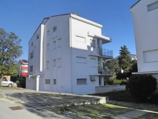 Petrcane 2 - Image 1