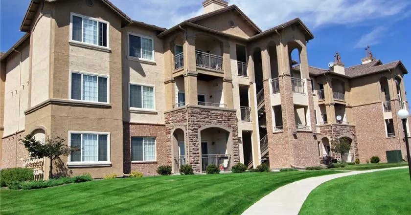 National at Stonegate - Image 1