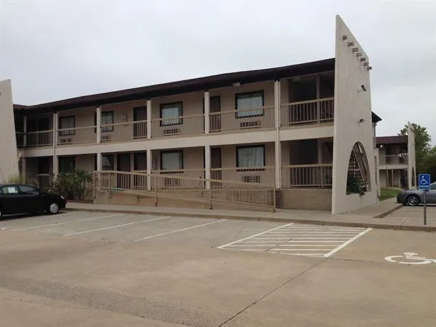 Budget Inn of OKC - Image 1