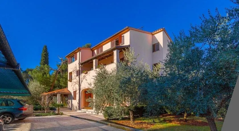 Apartments Valbandon - Image 1