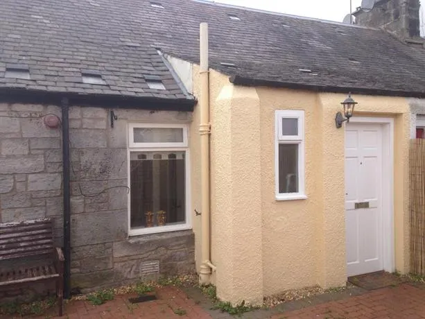 Loanhead Cottage - Image 1