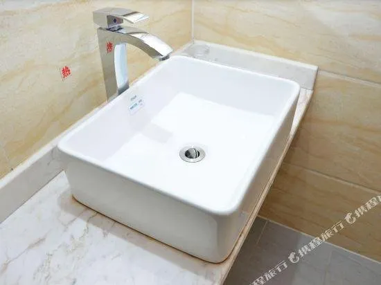 7 Days Premium (Chengdu Pixian Xiqu Avenue) - Image 1