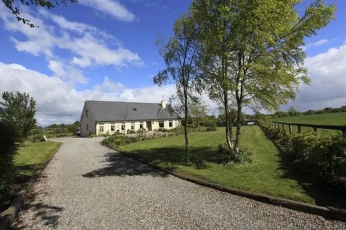 EAGLEHILL FARMHOUSE B&B - Image 1