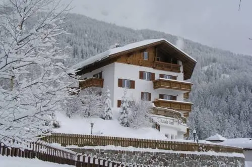 Piccolo Hotel - Image 1