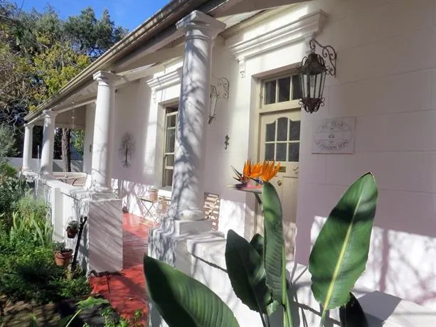 Au Pear Boutique Guesthouse - Image 1