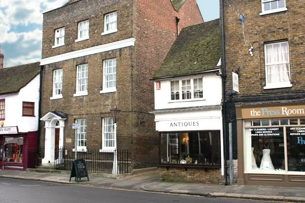 Rigsbys Guest House - Image 1