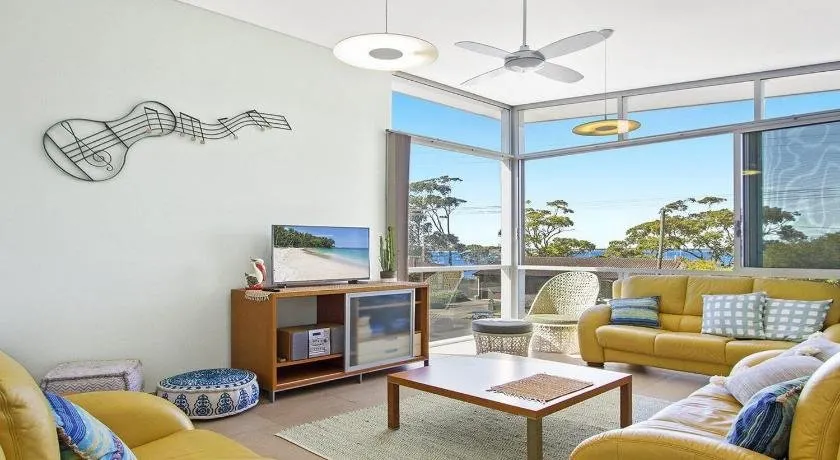Serene - spacious air conditioned accommodation - Image 1