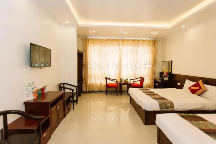 Olympia Hotel - Image 1