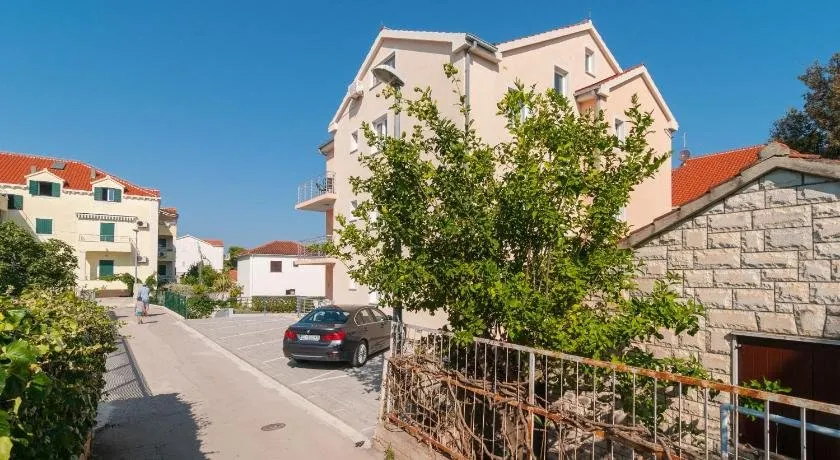 Apartments Island Beat - Image 1