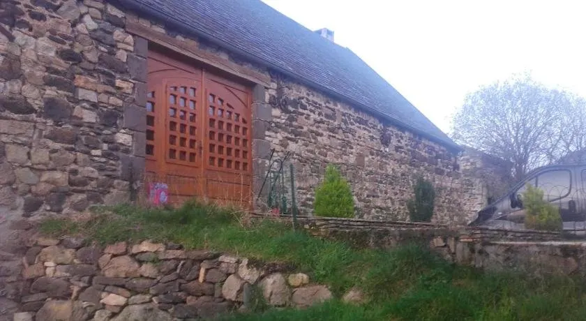 Holiday home with barbeque, terrace & garden | Mountain view - Image 1