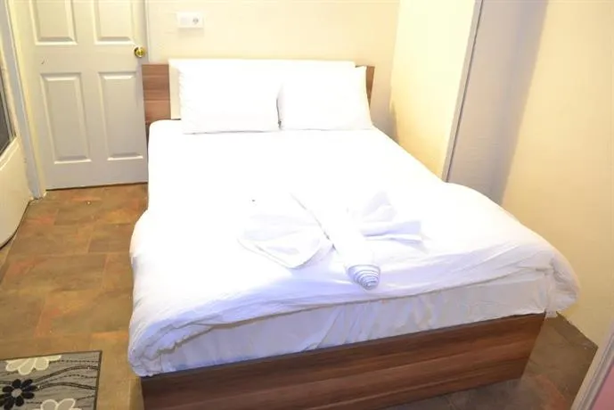 Secret Garden Hostel - Image 1