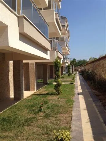 Babylon Poolside Villas - Image 1