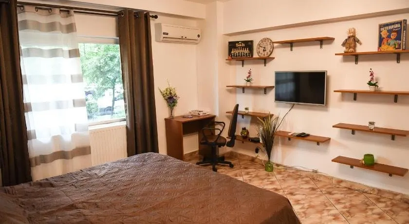 Chic Apartment Near City Center - Image 1