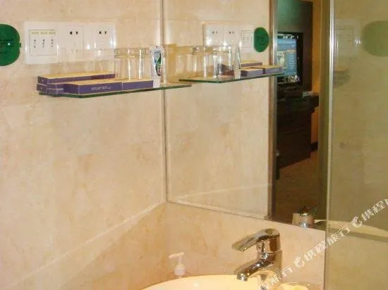 YIHAI HOTEL - Image 1