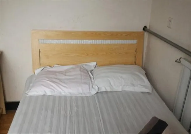 DE ZHOU PEACE INN - Image 1