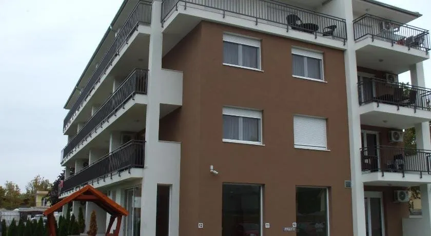 Livia Wellness Apartman - Image 1