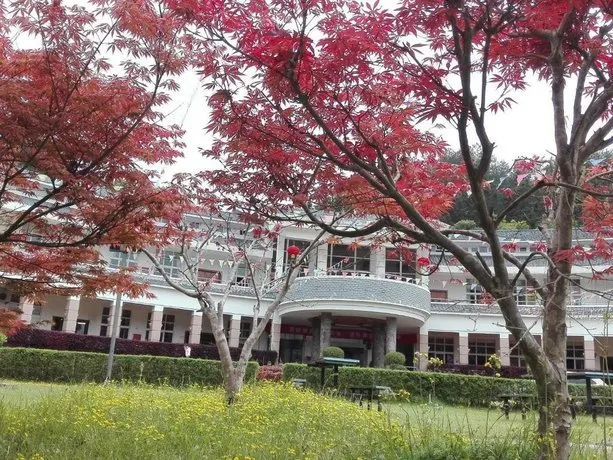 Jin Yang Mingxing Holiday Hotel - Image 1