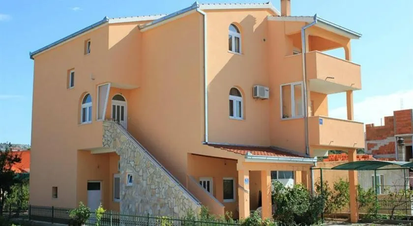 Apartments Marina - Image 1
