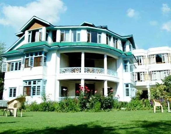 Green Acre - Image 1
