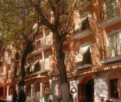 Hotel El Sol - Image 1