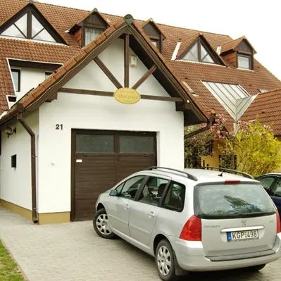 Hangulat Vendégház / Apartman - Image 1