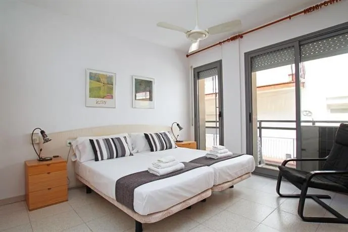 Apartamento Burdeos by Hello Homes Sitges - Image 1