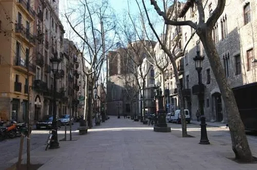 Born Picasso Apartamentos - Image 1